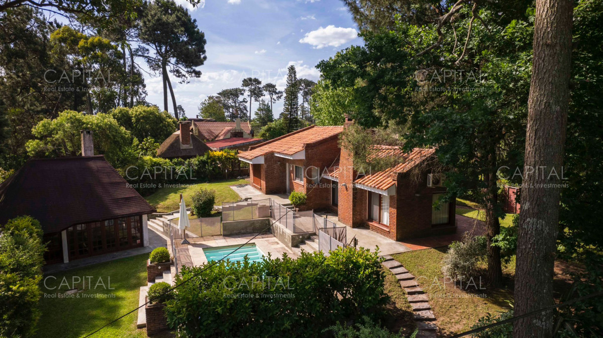 Casa ID.37788 - Casa de tres dormitorios y servicio en Venta en Pinares