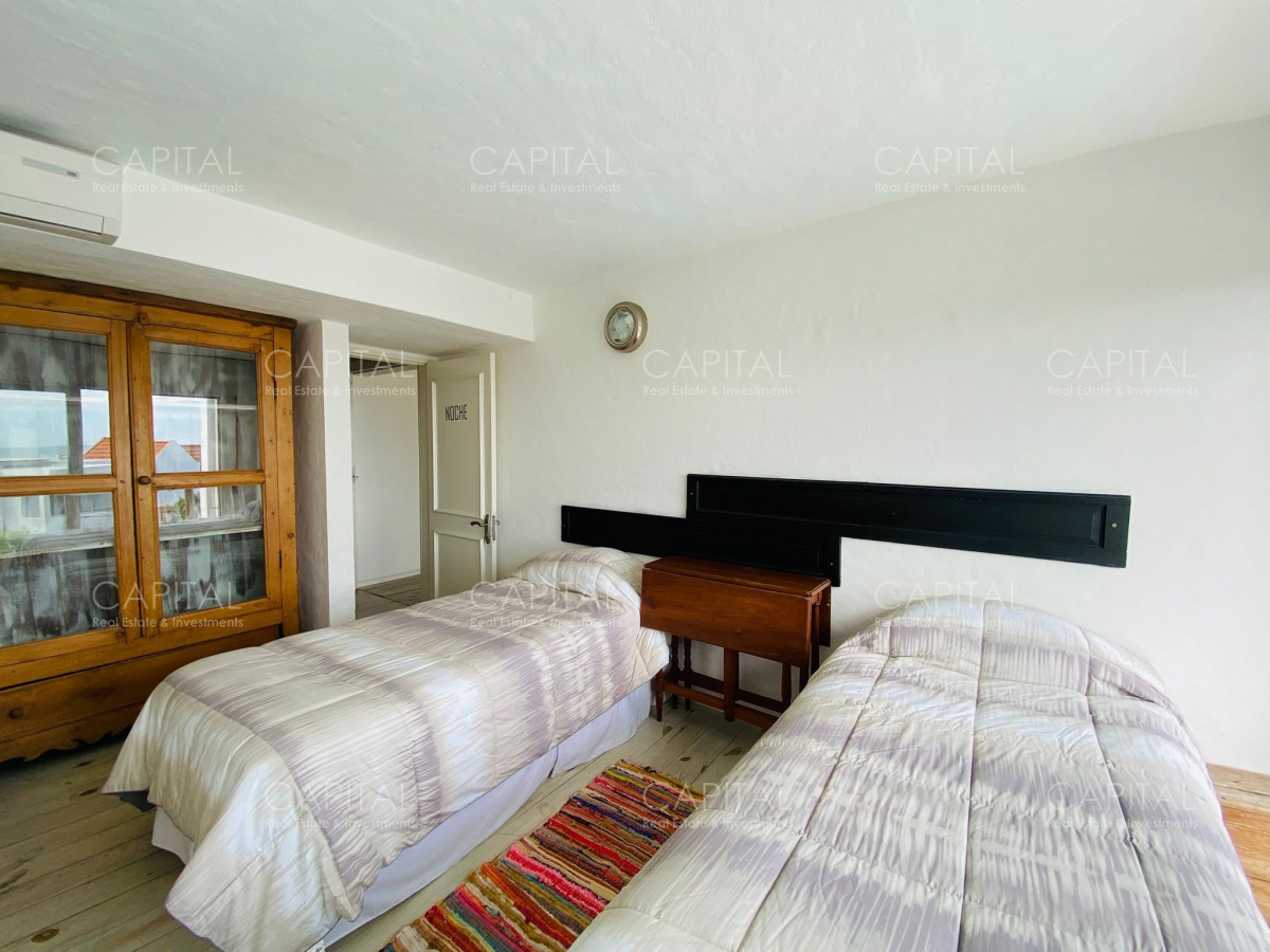 Casa ID.34063 - Amplia casa en el corazón de La barra con 6 dormitorios 