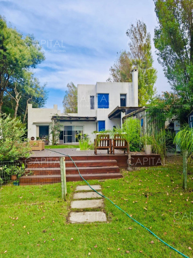 Casa en Montoya en barrio semicerrado a pocos metros del mar - CCP40323C