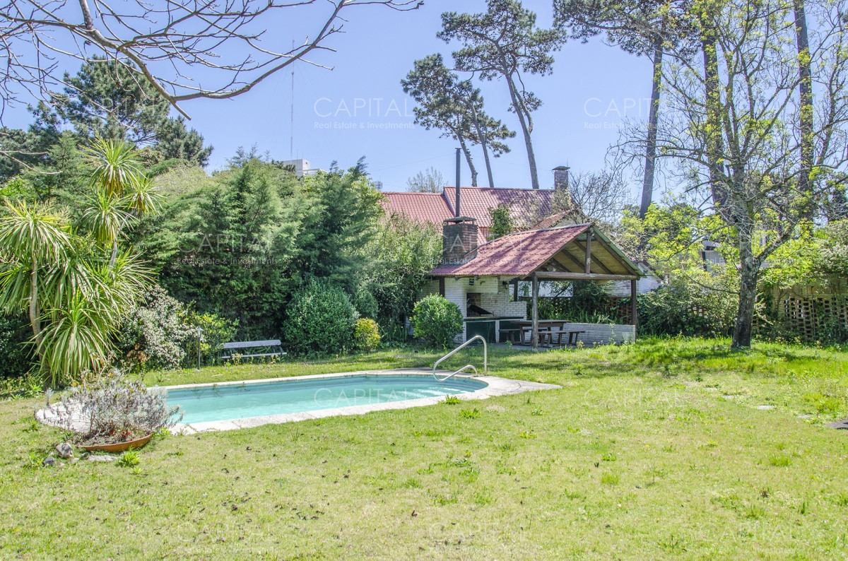 casa de dos dormitorios más dependencia de servicio en venta. - ccp31791c