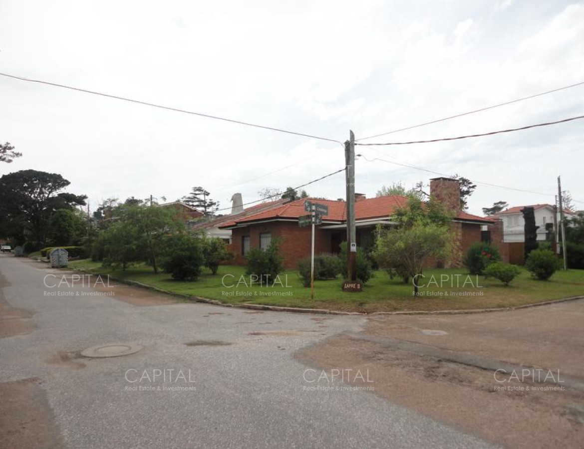 Casa ID.25030 - Casa en Playa Mansa +3 dormitorios