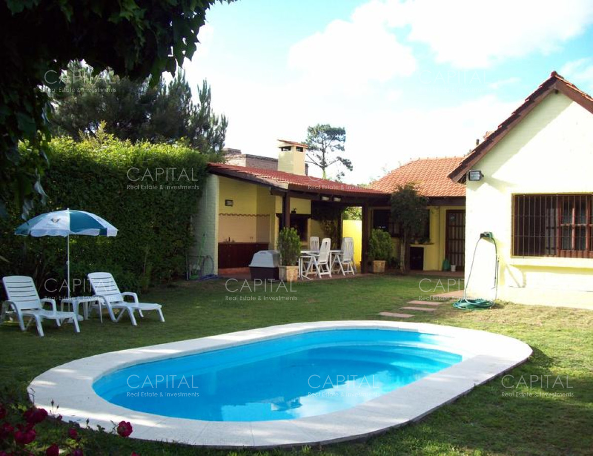casa en venta playa mansa cuatro dormitorios y piscina - playa mansa - ccp25056c