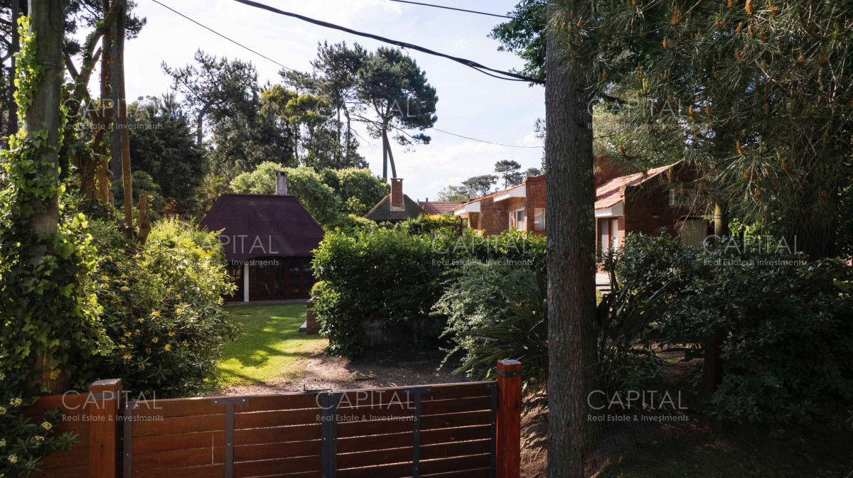 Casa ID.37788 - Casa de tres dormitorios y servicio en Venta en Pinares