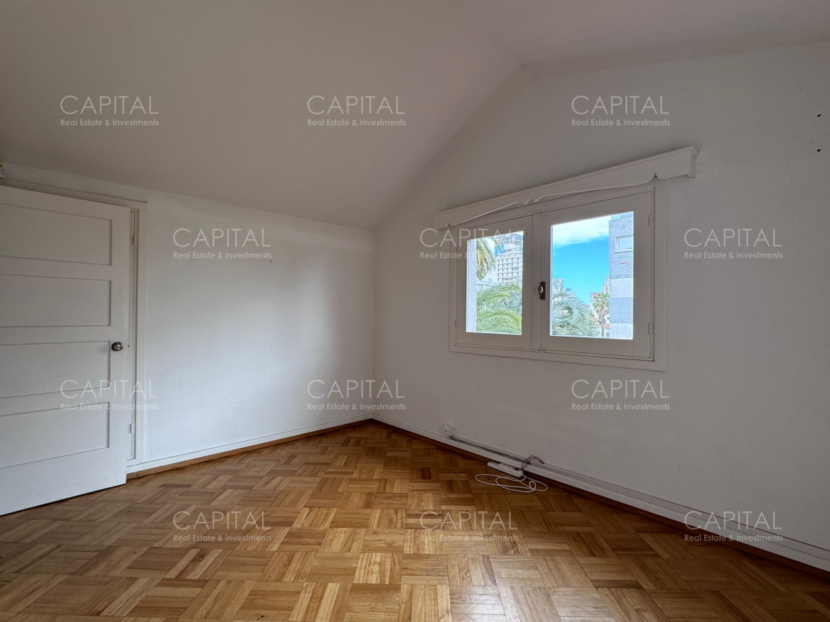Casa ID.37074 - Casa en Alquiler Anual de Cuatro Dormitorios en Peninsula 