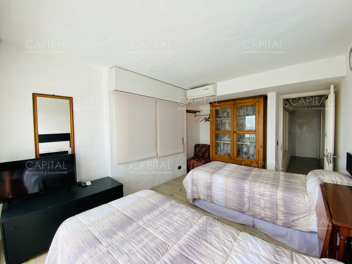 Casa ID.34063 - Amplia casa en el corazón de La barra con 6 dormitorios 