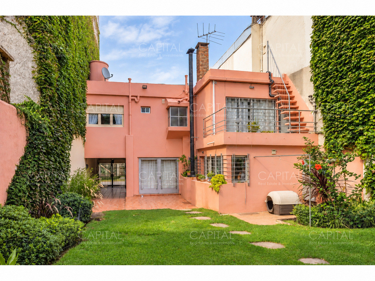 Venta Casa en Pocitos 4 Dormitorios, Jardín, Barbacoa y Garaje - CCP40987C