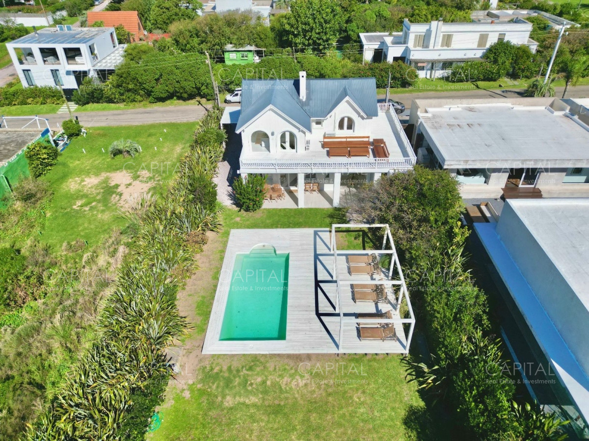 casa en venta en pueblo de josé ignacio 3 dormitorios y dependencia con vista al mar - ccp36179c