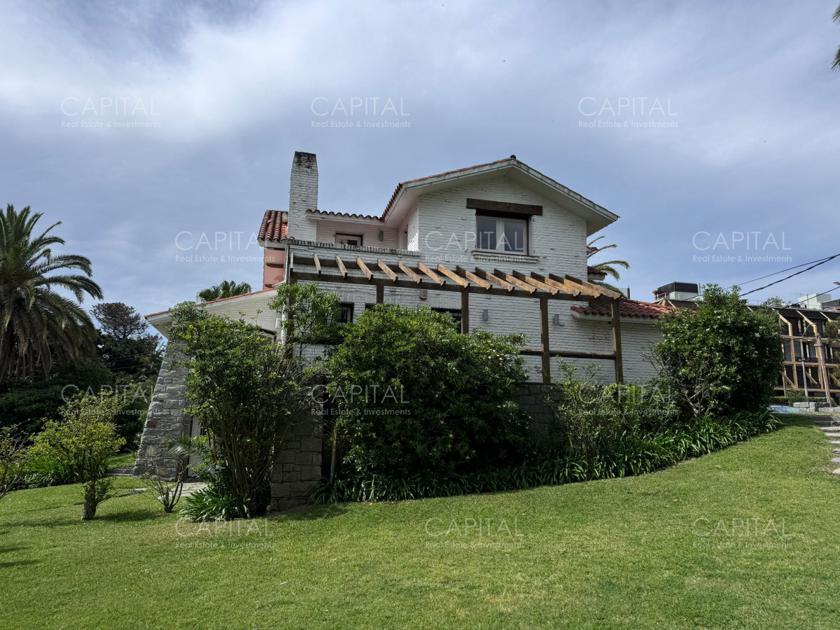 Casa ID.37074 - Casa en Alquiler Anual de Cuatro Dormitorios en Peninsula 