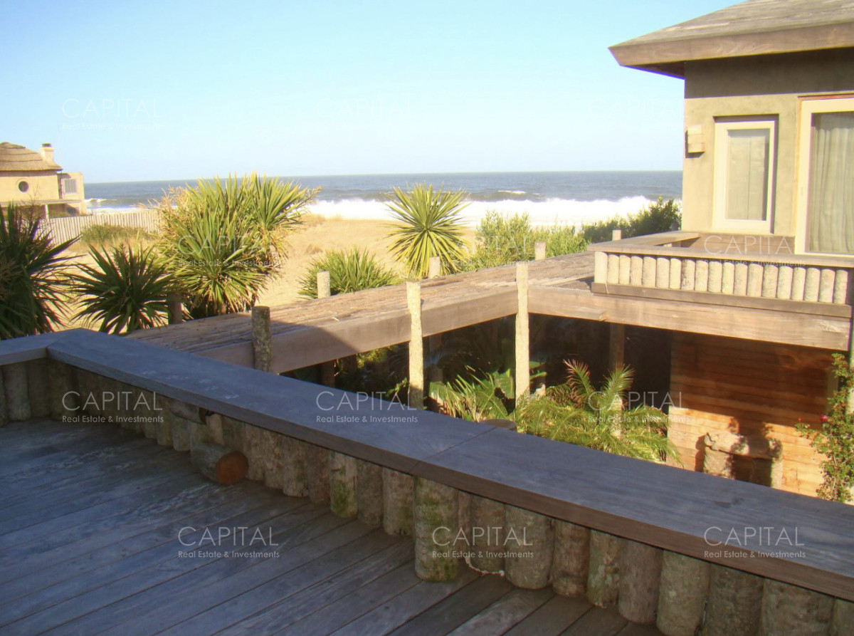 Casa ID.38493 - Espectacular casa sobre el mar en Punta Piedras Manantiales