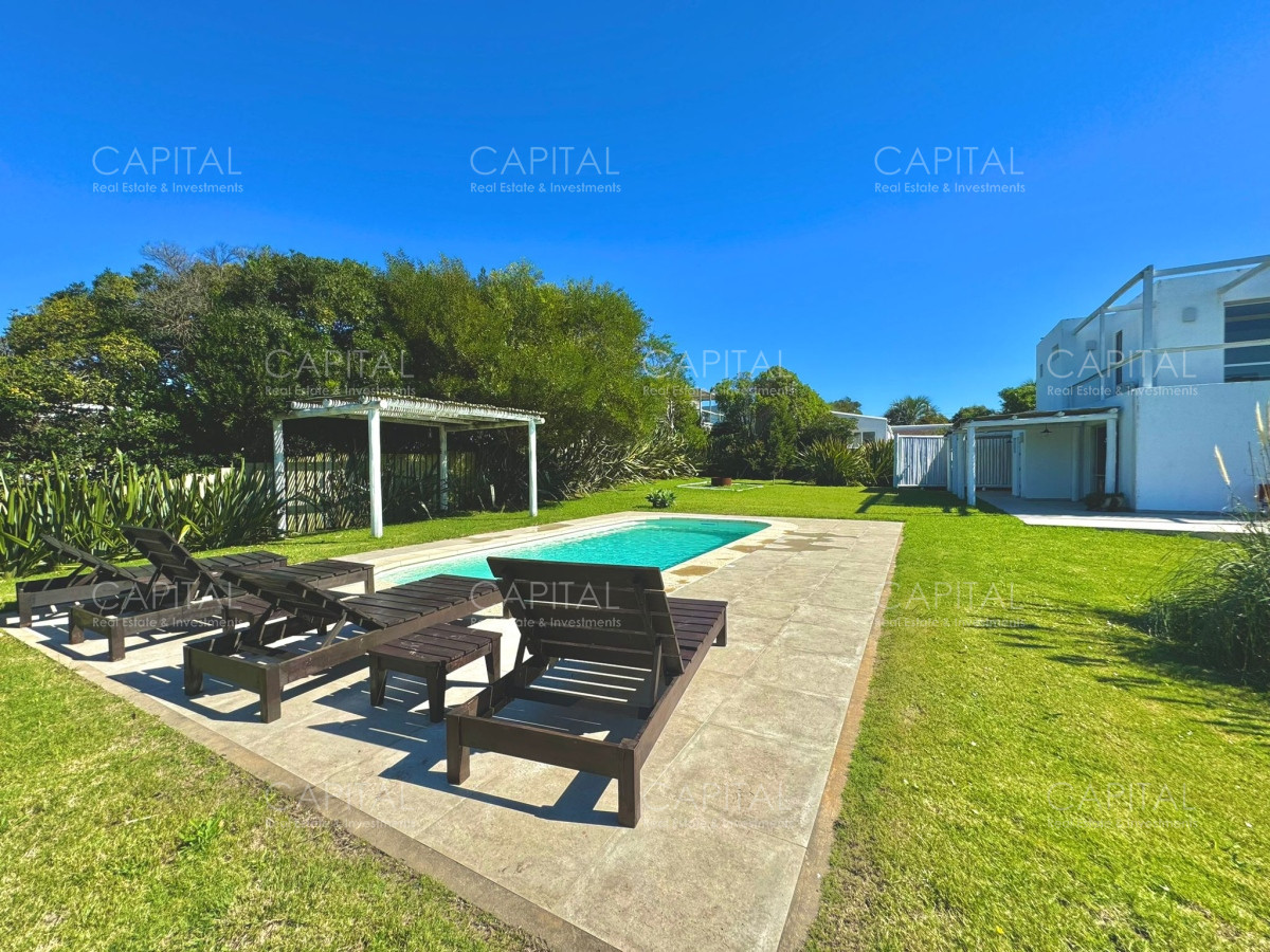 Casa ID.36175 - Casa en Venta en Pueblo de José Ignacio Cuatro Dormitorios y Dependencia