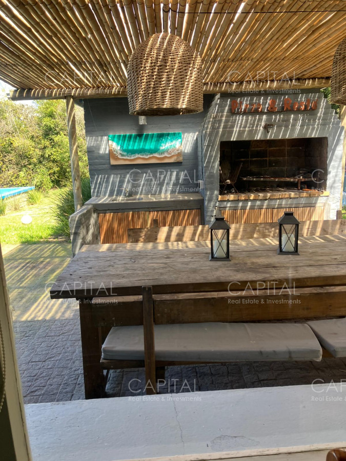 Casa ID.25481 - Casa tres dormitorios y servicio con jardín cercado, piscina climatizada en La Barra