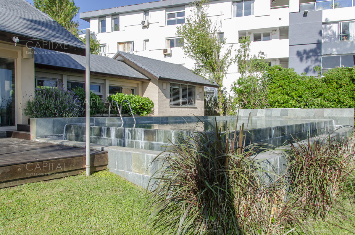 Casa ID.30729 - Casa en Venta Playa Mansa Frente al Mar Cuatro Dormitorios