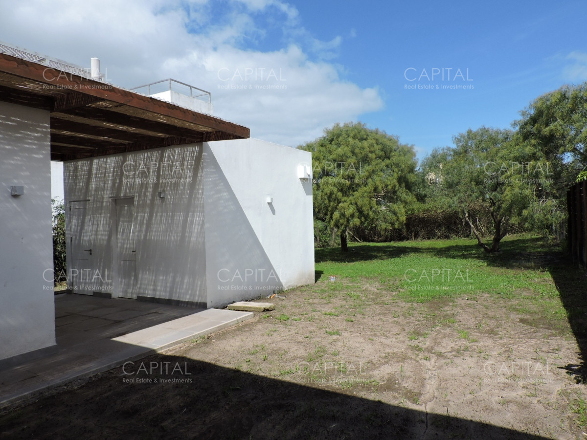 Casa ID.36463 - Muy linda casa en Manantiales de 3 Dorm y dependencia a pasos del mar