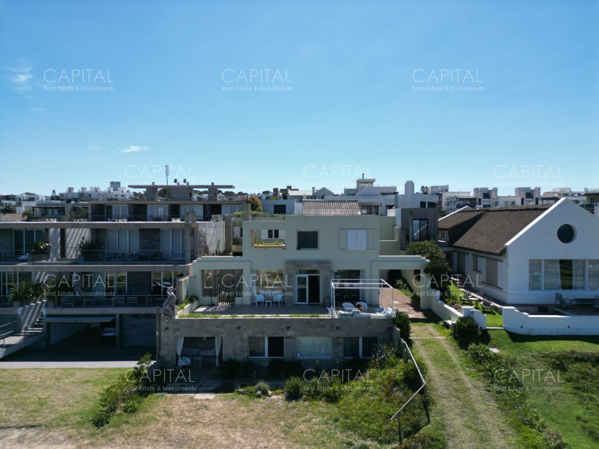 Casa ID.36055 - Casa en venta en La Barra ubicada Frente Al Mar