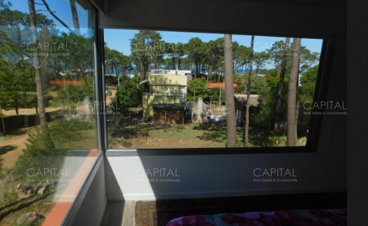 Casa ID.30088 - Muy buena casa en venta Construcción de muy buena calidad con pisos en porcelanato símil hormigón