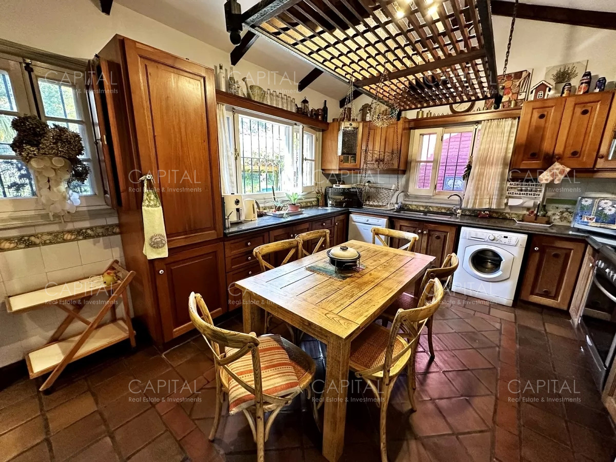 Casa ID.35081 - Casa  en Venta Playa Mansa en venta a 150 metros del mar