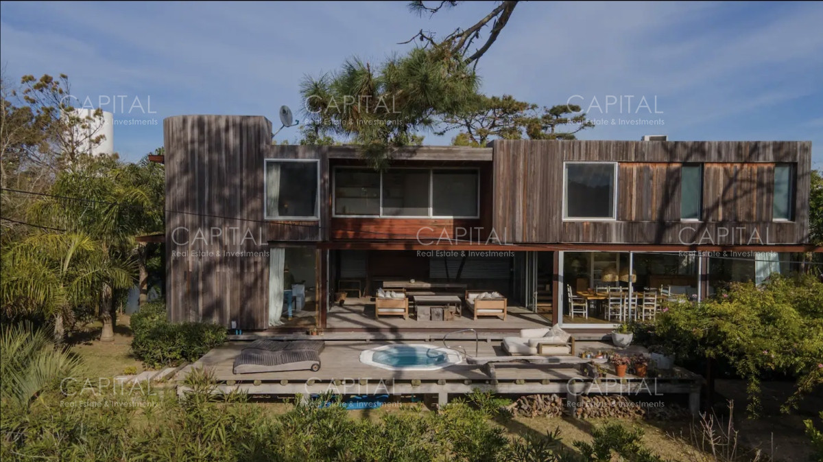 Casa ID.33628 - Casa de cuatro dormitorios mas dependencia en alquiler, La Barra