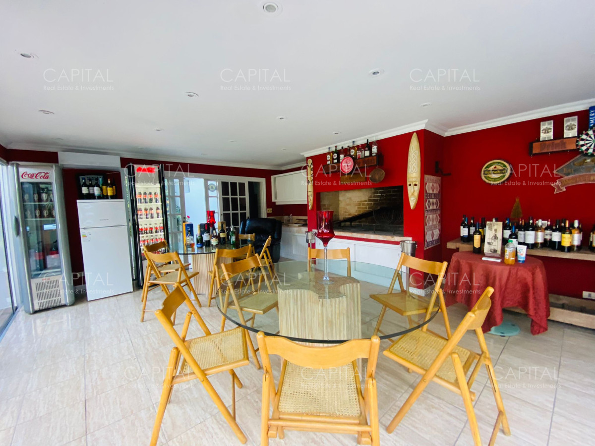 Casa ID.32412 - Residencia de Seis Dormitorios más Dependencia en Barrio Cantegril
