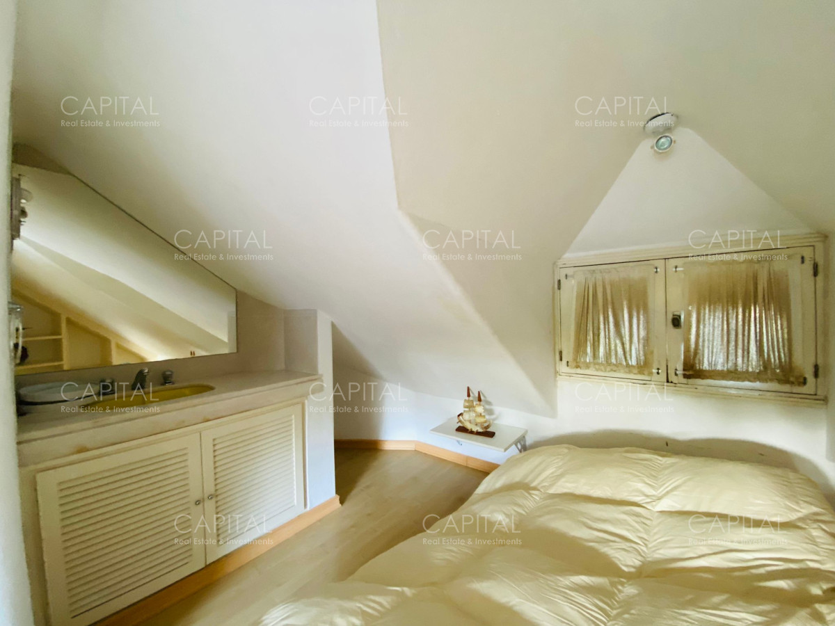 Casa ID.32412 - Residencia de Seis Dormitorios más Dependencia en Barrio Cantegril