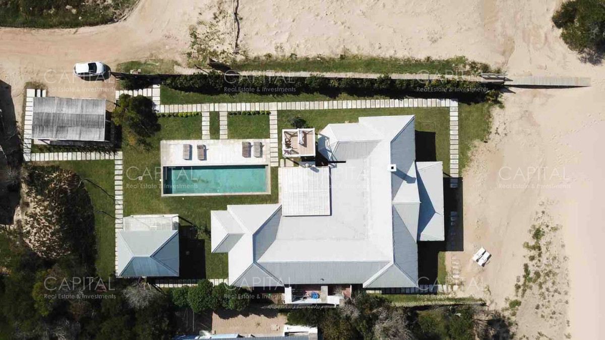 Casa ID.38582 - Casa primera fila en Barrio Club del Mar en Jose Ignacio