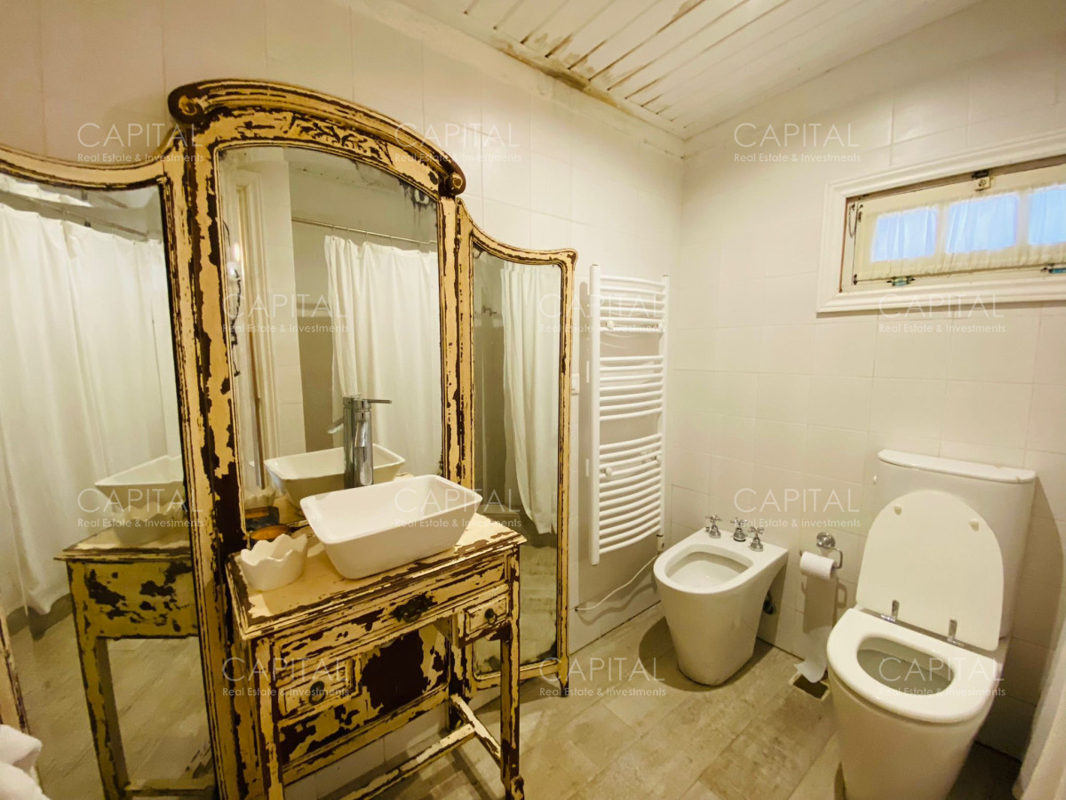 Casa ID.32315 - Casa en Venta Frente al Mar Ocho Dormitorios + Dependencia de Servicio - La Barra