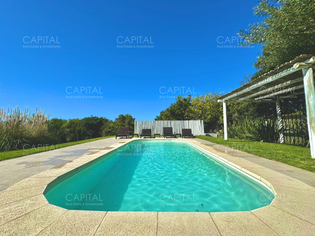 Casa ID.36175 - Casa en Venta en Pueblo de José Ignacio Cuatro Dormitorios y Dependencia