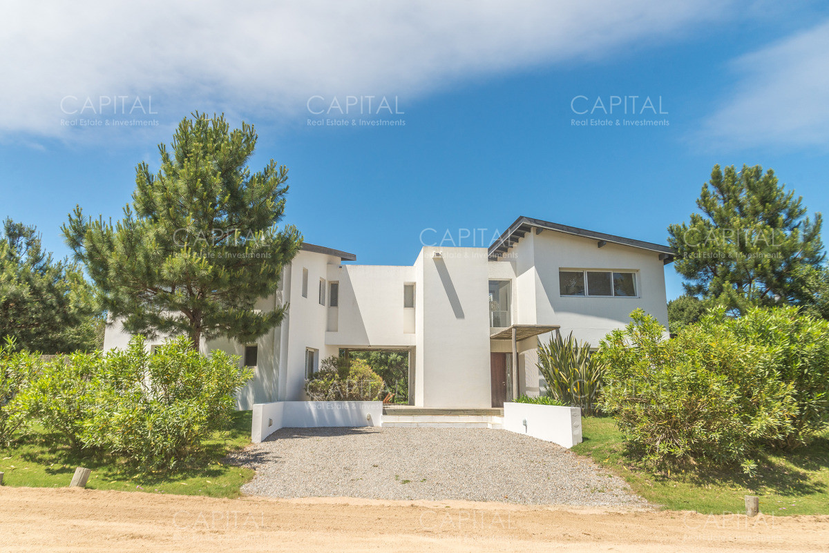 Casa ID.28305 - Casa de tres cuarto y servicio Pinar del Faro