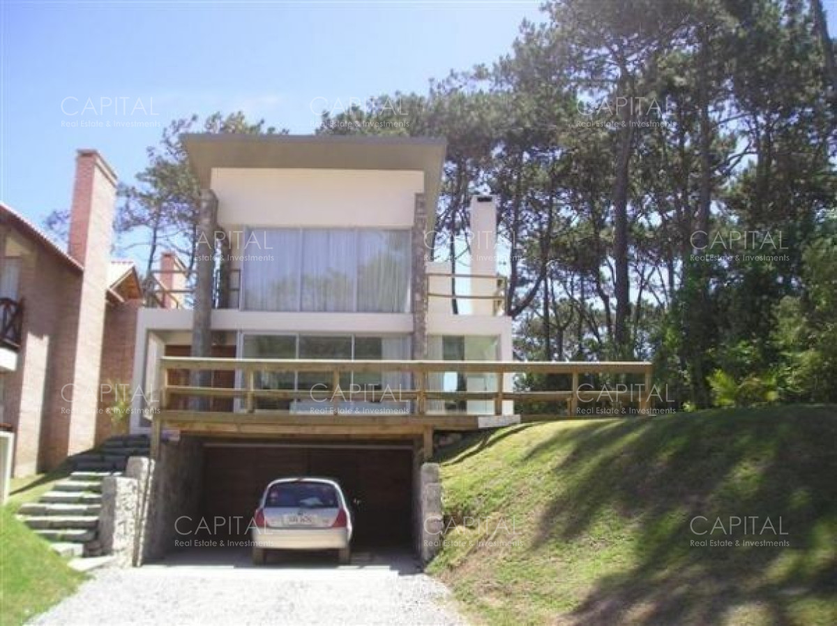 Casa ID.38467 - Casa en Montoya 3 dormitorios y dependencia a 200 mts del mar