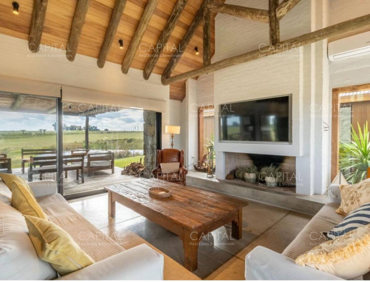 Casa ID.39618 - Casa de 5 dormitorios con piscina en barrio privado