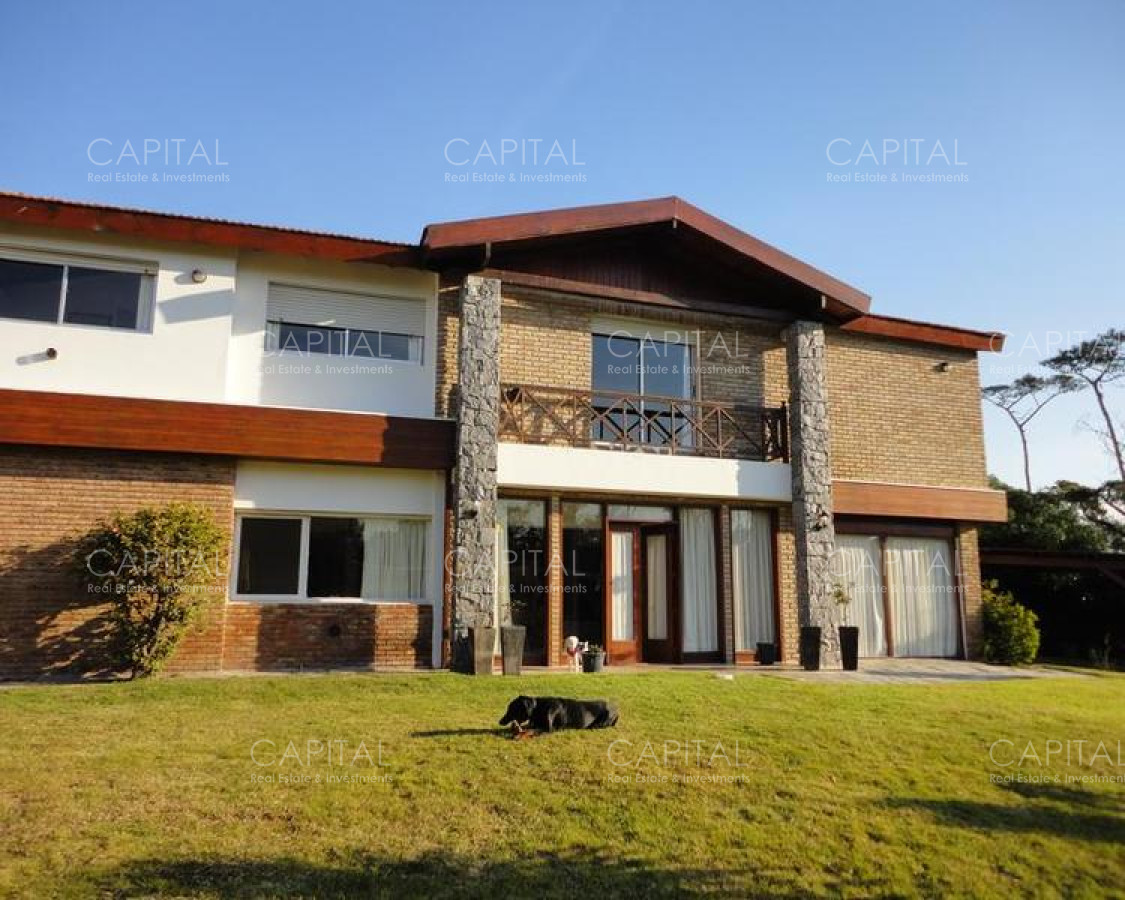 Venta casa en Pinares a una cuadra de la Playa - CCP30427C