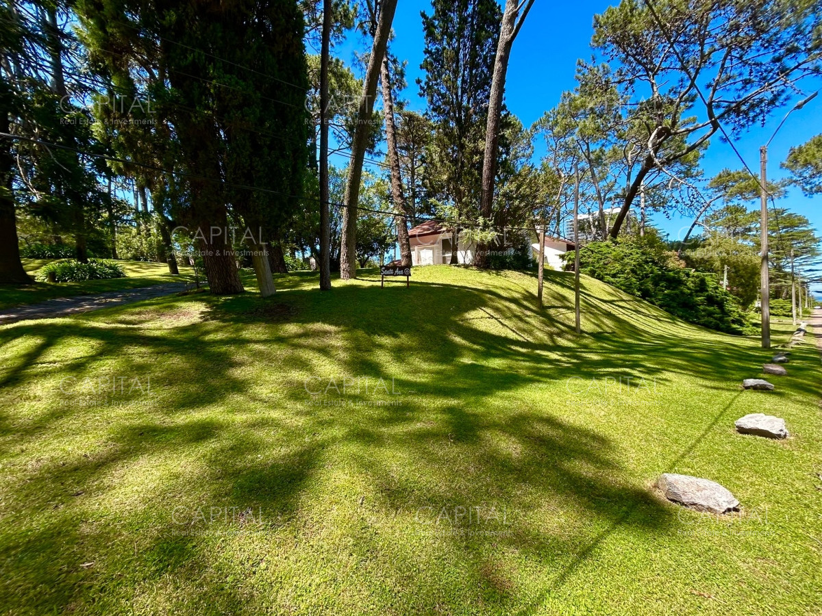 Casa ID.35451 - Importante casa en venta en Playa Mansa.