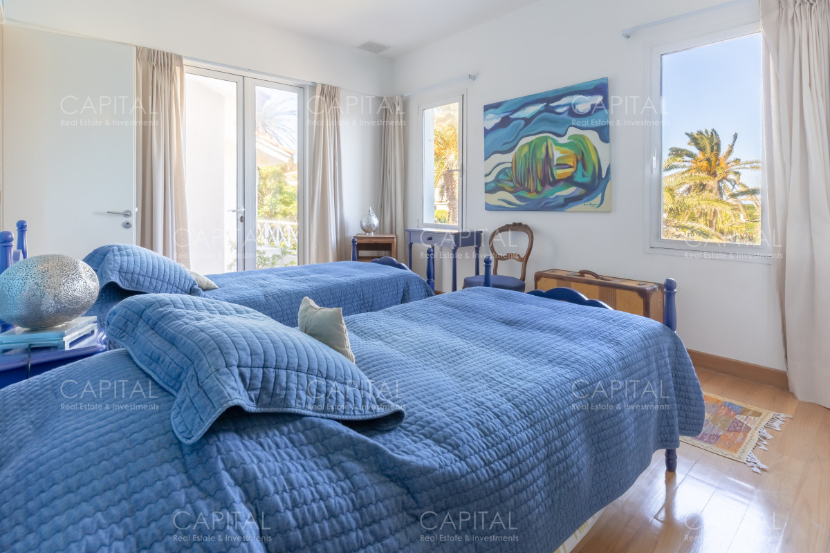 Casa ID.29753 - Venta de Magnífica casa en Rambla del Puerto de Punta del Este