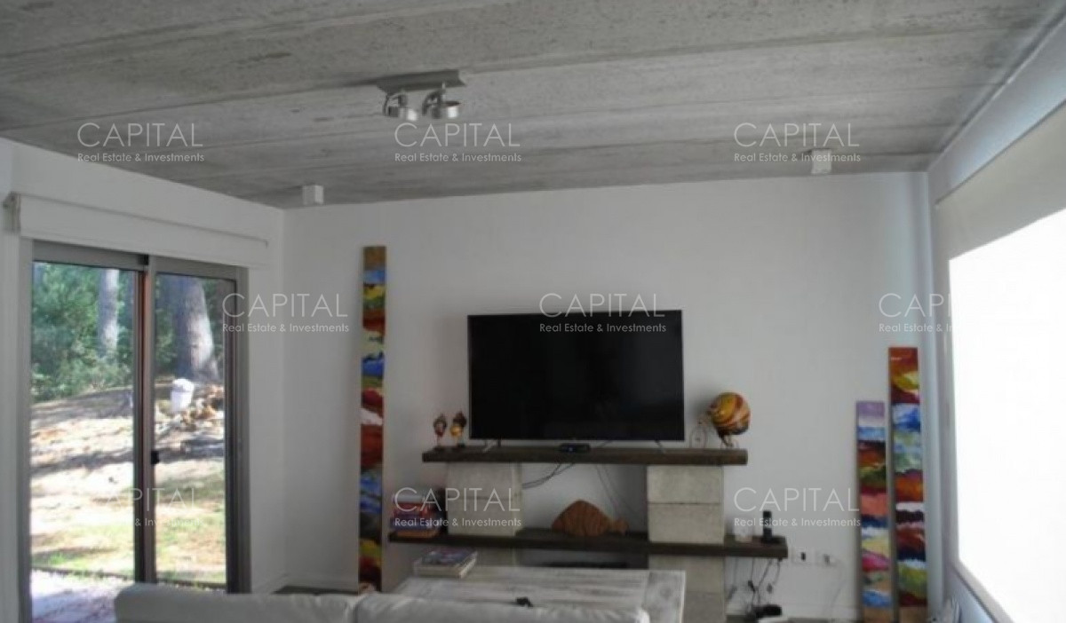 Casa ID.30088 - Muy buena casa en venta Construcción de muy buena calidad con pisos en porcelanato símil hormigón