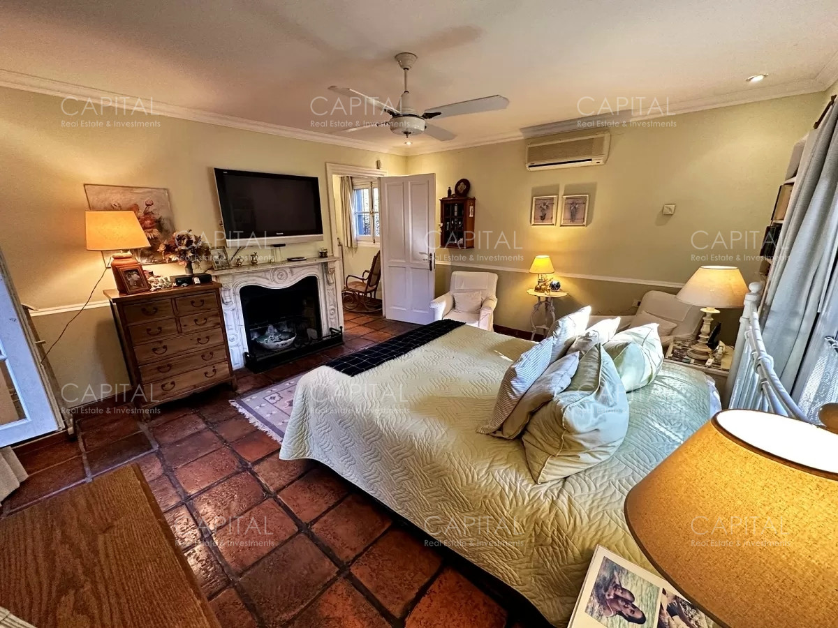 Casa ID.35081 - Casa  en Venta Playa Mansa en venta a 150 metros del mar