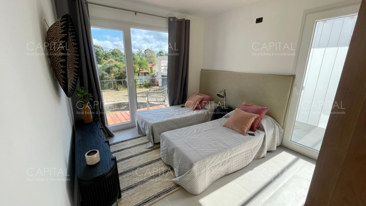 Casa ID.37588 - Casa de tres dormitorios y tres baños en Venta en La Barra