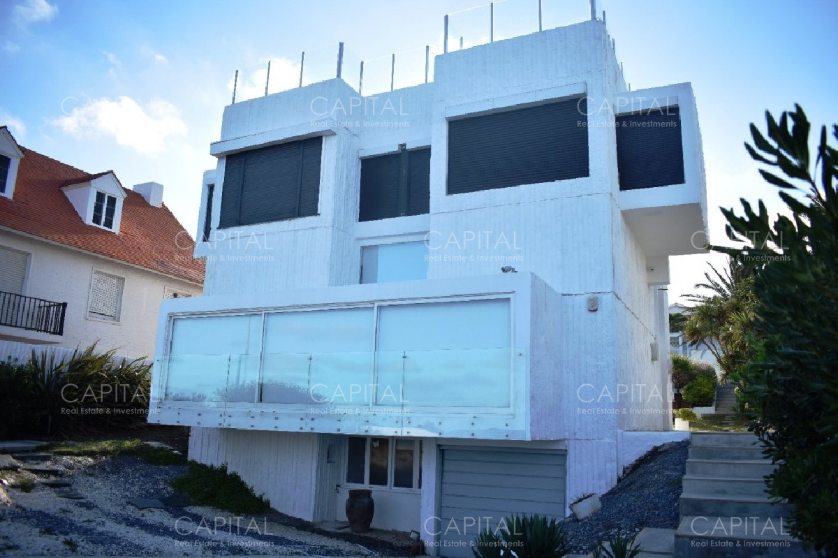 Casa ID.25844 - Excelente casa en 1era fila de Península - 4 dormitorios y solarium con jacuzzi!