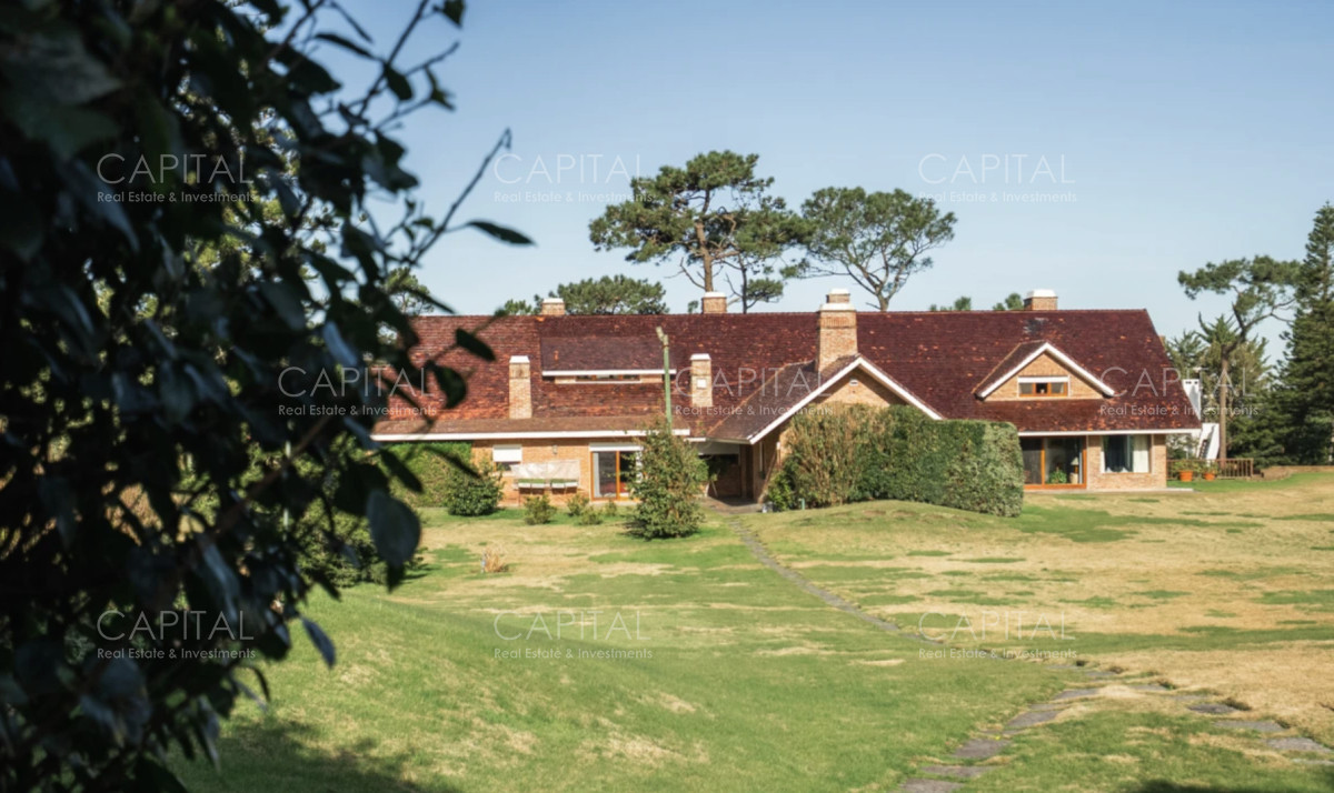 Casa ID.39114 - Mansion en Venta en Playa Mansa Punta del Este