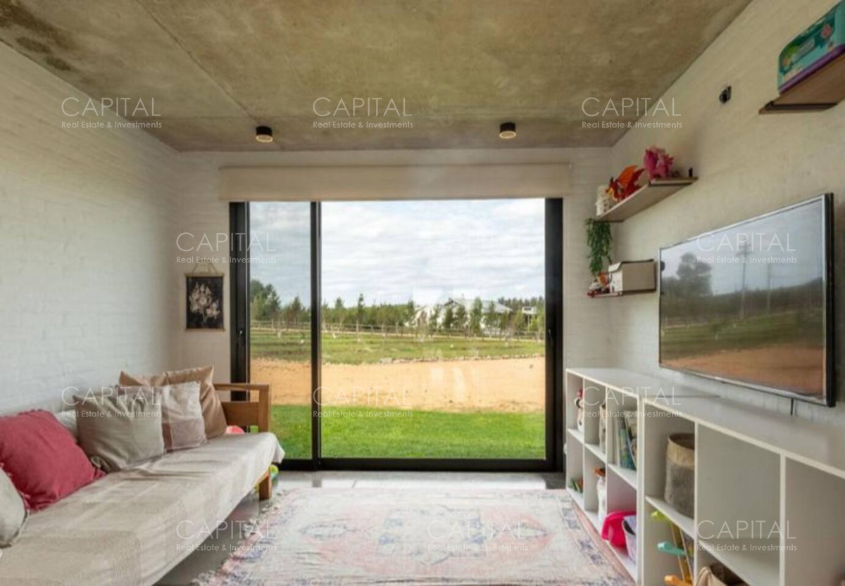 Casa ID.39618 - Casa de 5 dormitorios con piscina en barrio privado