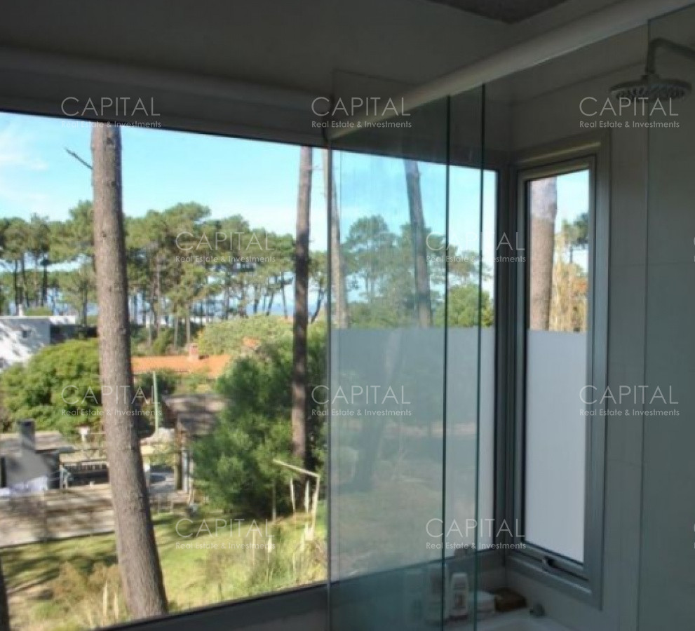 Casa ID.30088 - Muy buena casa en venta Construcción de muy buena calidad con pisos en porcelanato símil hormigón