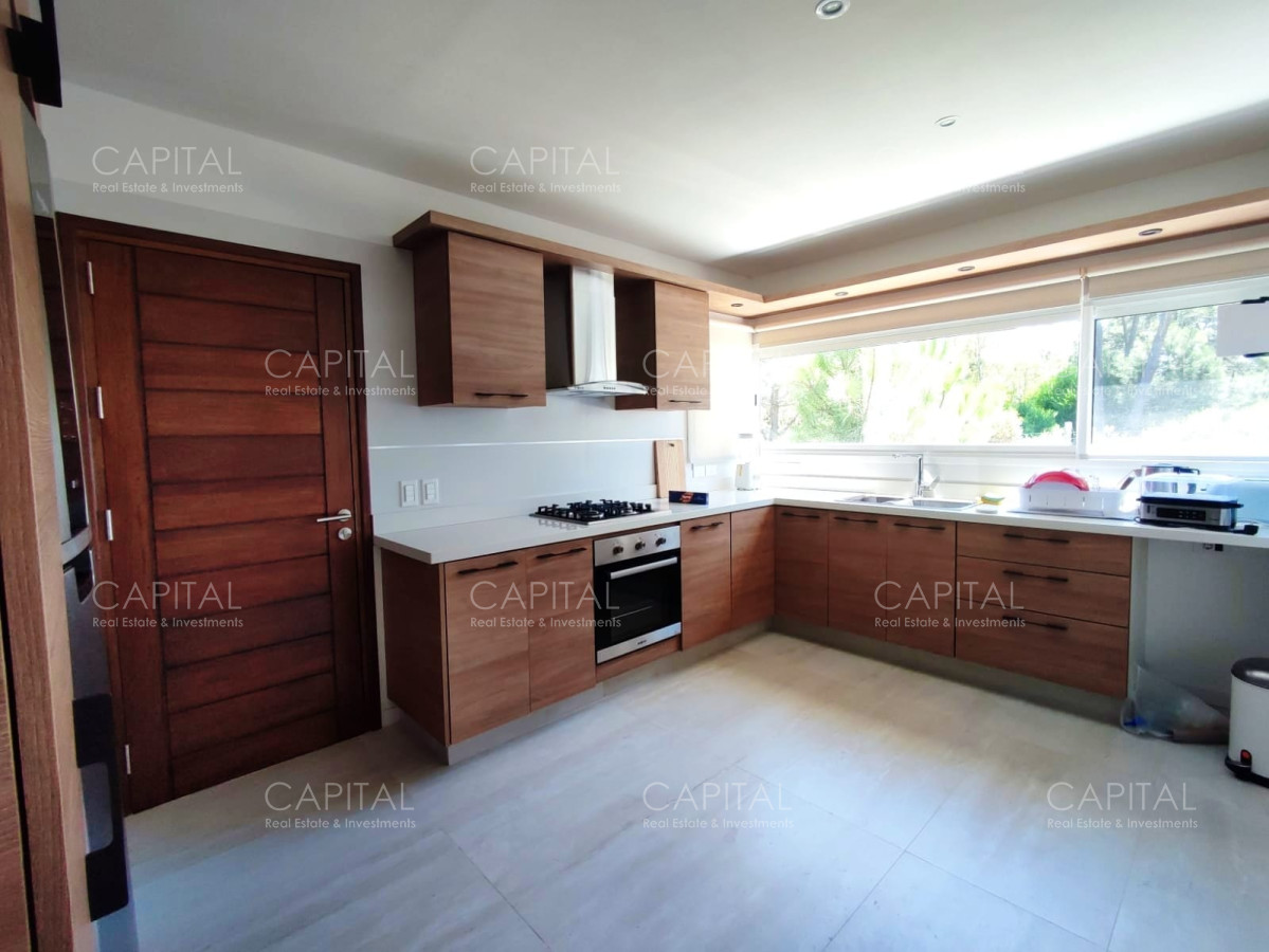 Casa ID.36509 - Casa en venta en La Barra con piscina y parrillero 