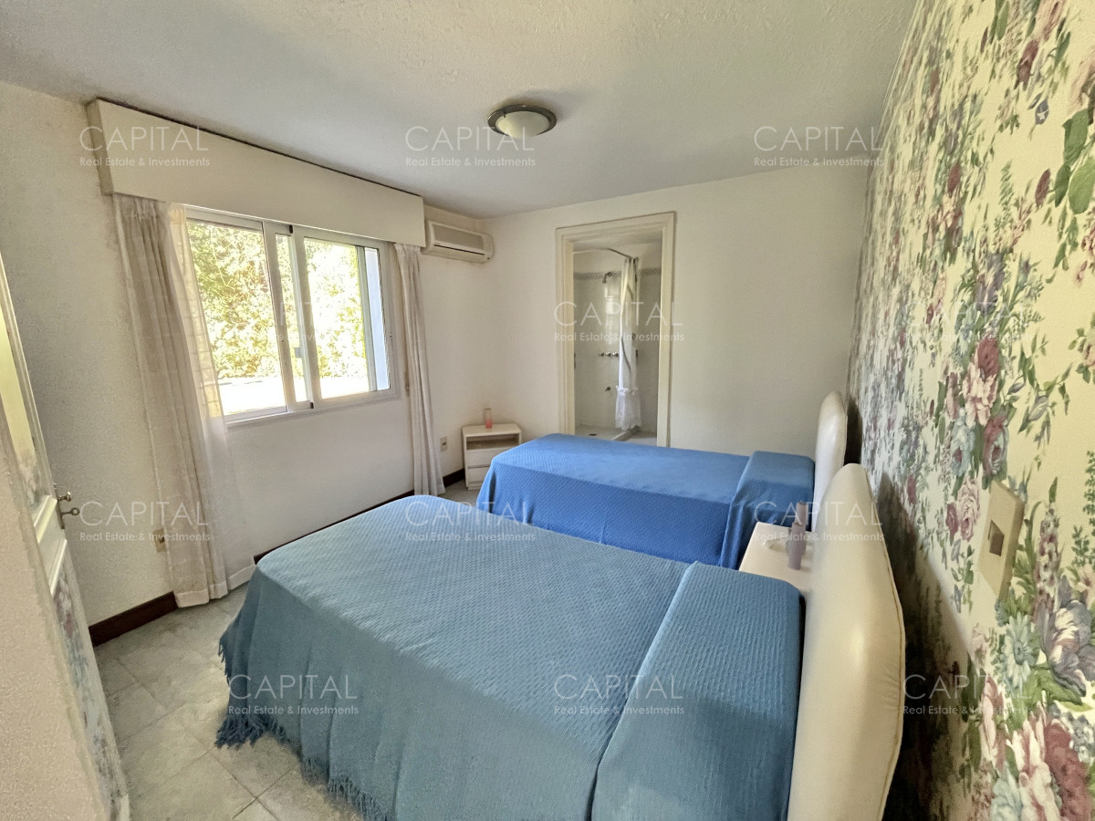Casa ID.34561 - Casa en Venta Cuatro Dormitorios en Cantegril, Punta Del Este 