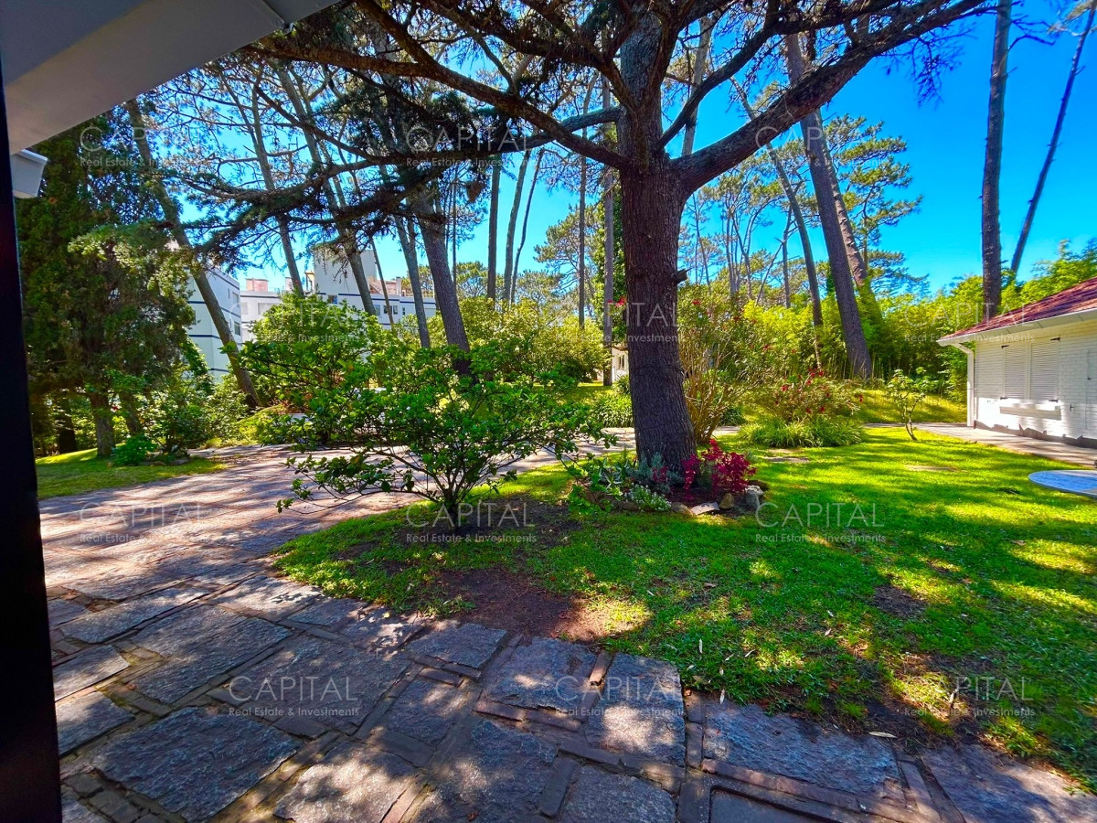 Casa ID.35451 - Importante casa en venta en Playa Mansa.