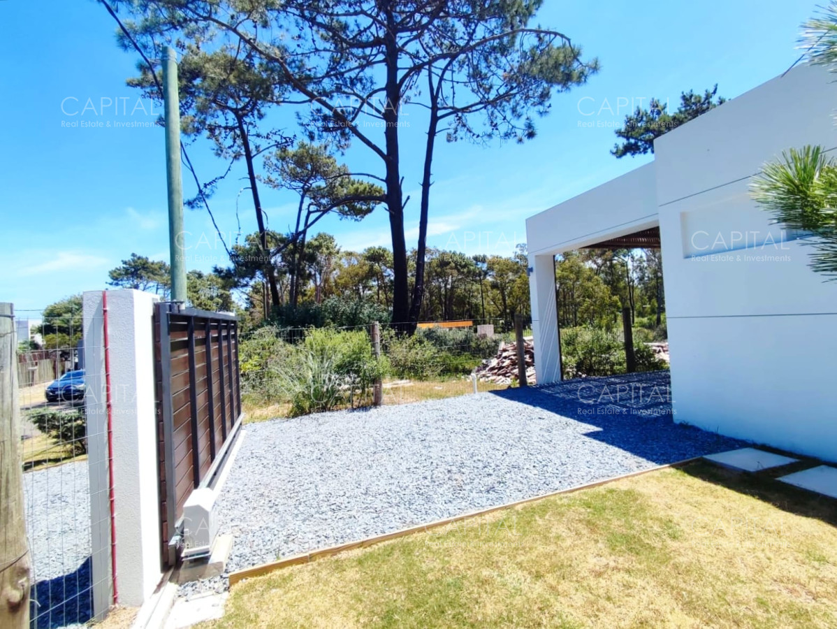 Casa ID.36509 - Casa en venta en La Barra con piscina y parrillero 