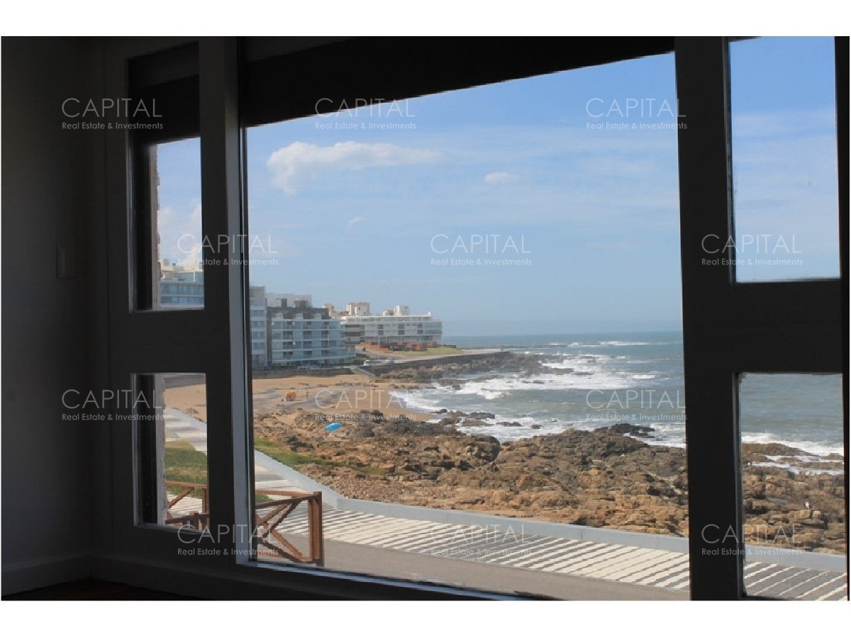 Casa ID.25844 - Excelente casa en 1era fila de Península - 4 dormitorios y solarium con jacuzzi!