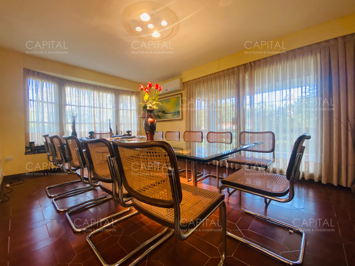 Casa ID.32412 - Residencia de Seis Dormitorios más Dependencia en Barrio Cantegril