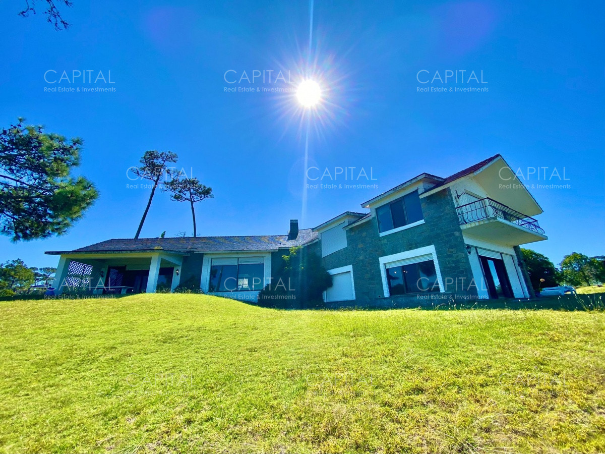 Casa ID.32579 - Casa Frente Al Mar Punta del Este en Venta