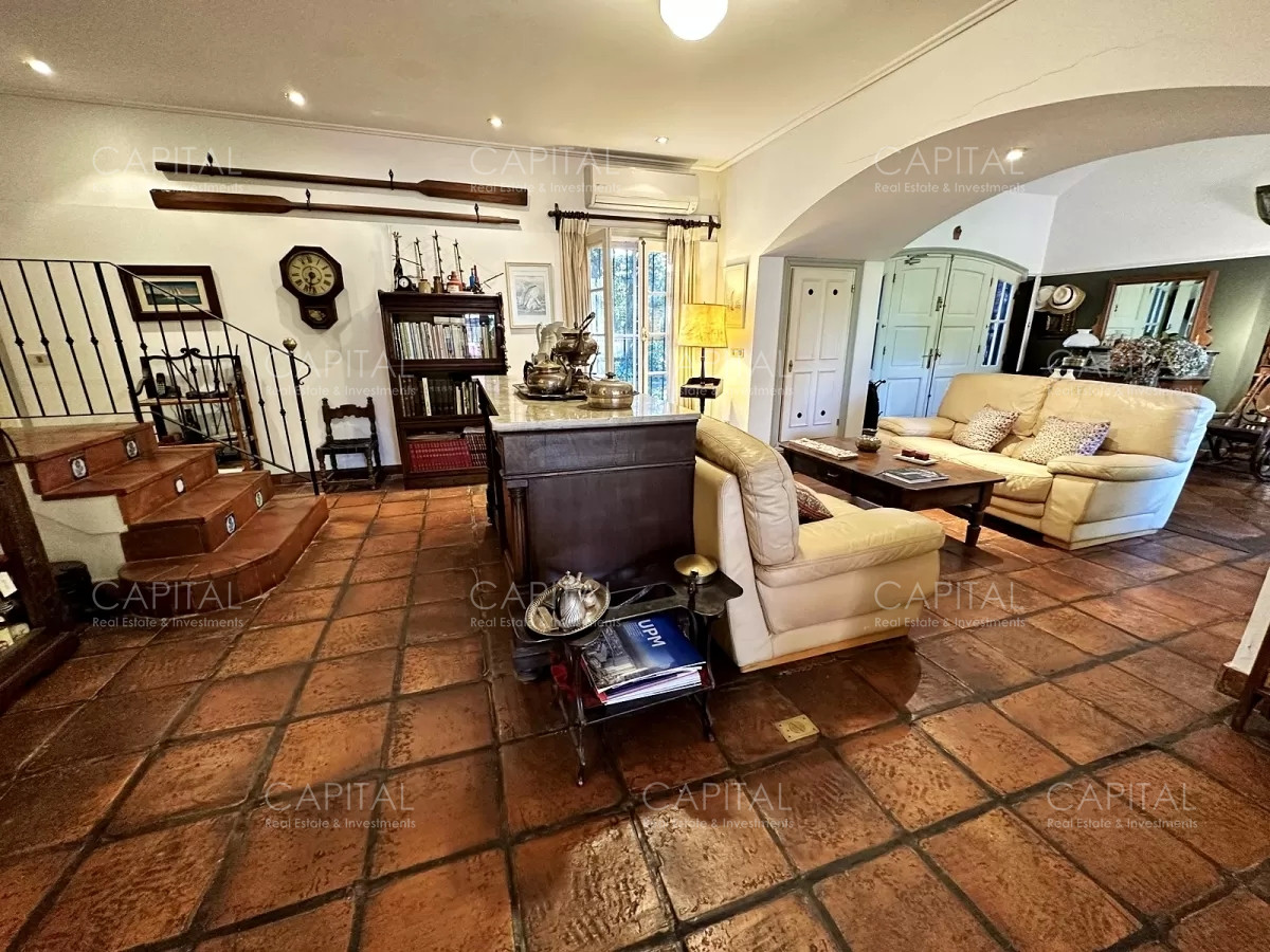 Casa ID.35081 - Casa  en Venta Playa Mansa en venta a 150 metros del mar