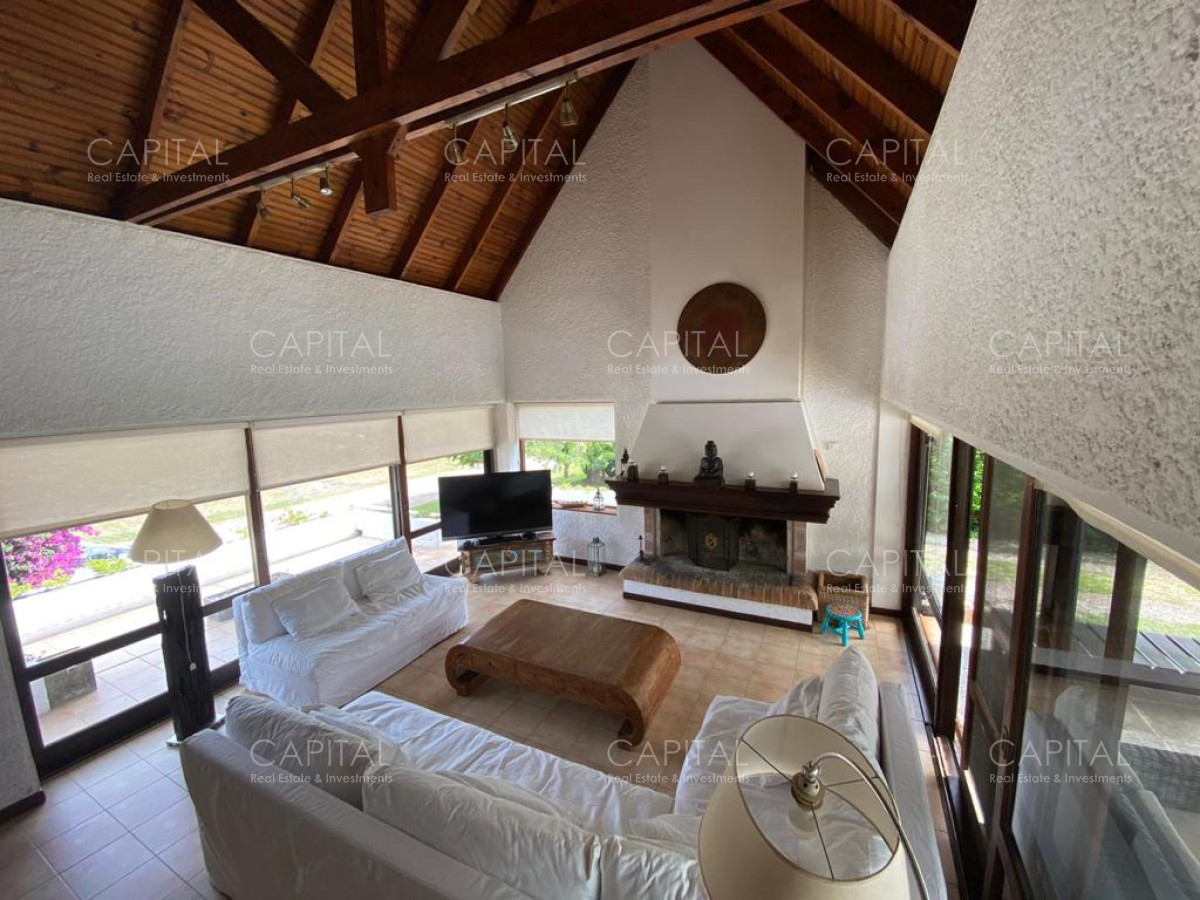 Casa ID.28553 - Casa de 5 dormitorios en Barrio Lugano, Punta del Este