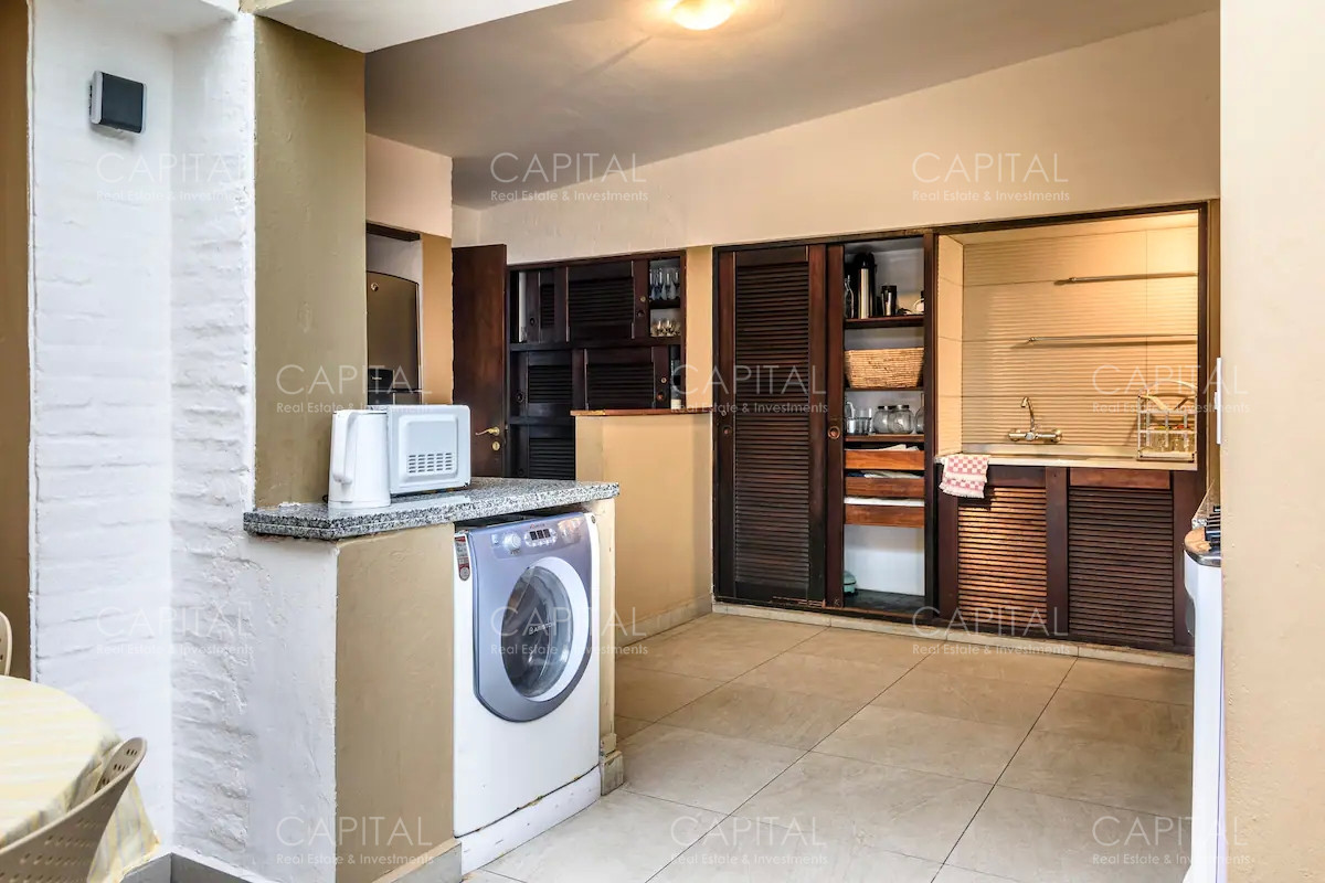 Casa ID.33629 - Casa de seis dormitorios en primera linea frente al mar en Península de Punta del Este