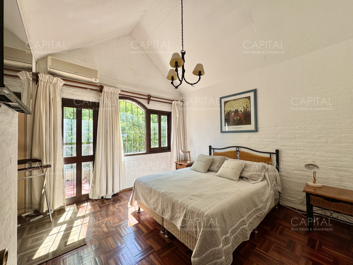 Casa ID.39224 - Casa de 3 dormitorios, piscina climatizada y barbacoa en venta y alquiler, Playa Mansa, Punta del Este.